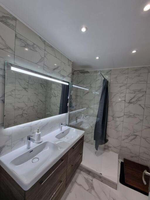 Appartement Vue Mer Avec Parking Gratuit Sur Place Бастия Екстериор снимка